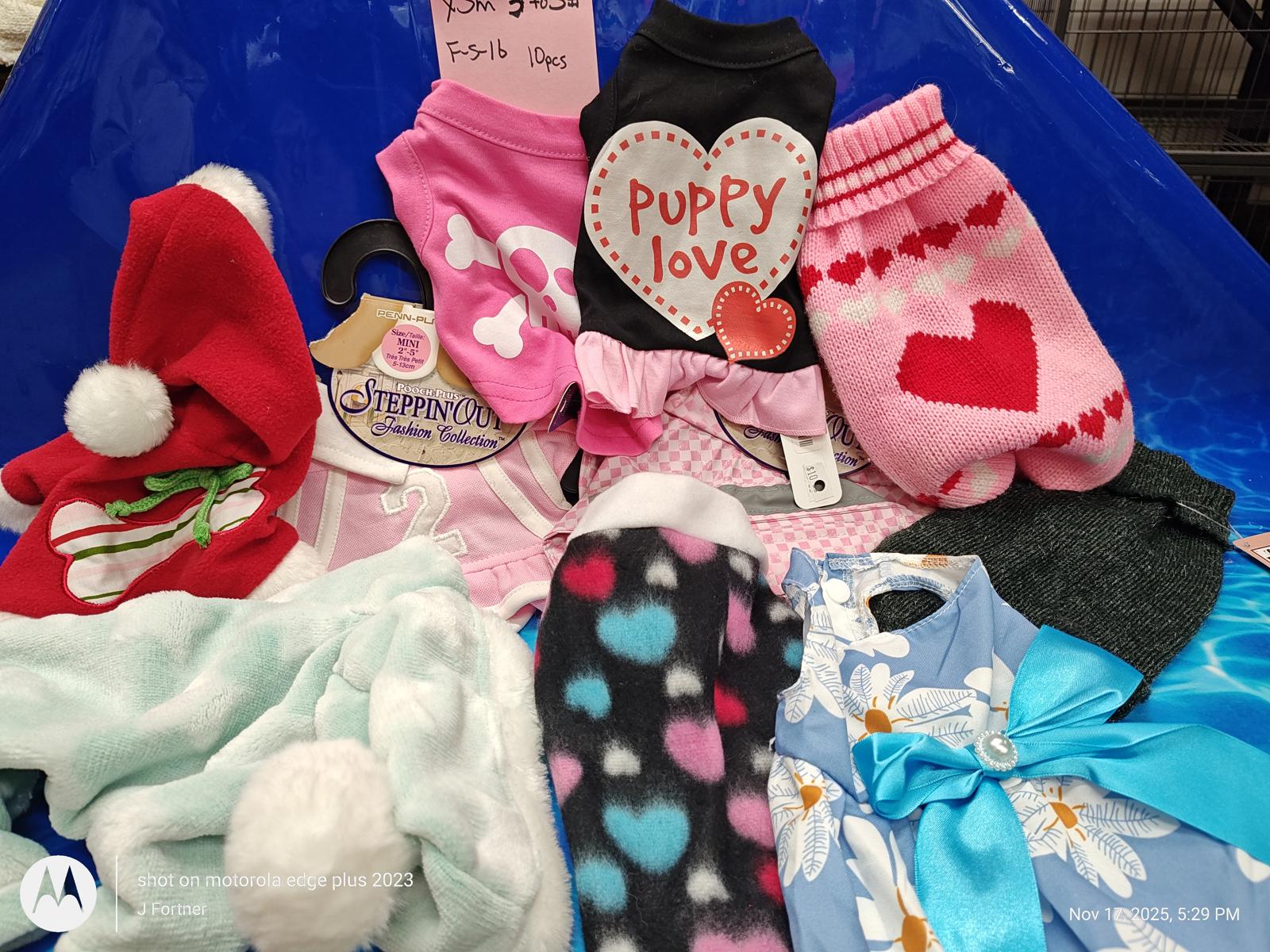Dog Outfit Bundle ( Xtra Small 4 to 6 Pound Pets ) Brand New Save with a Bundle