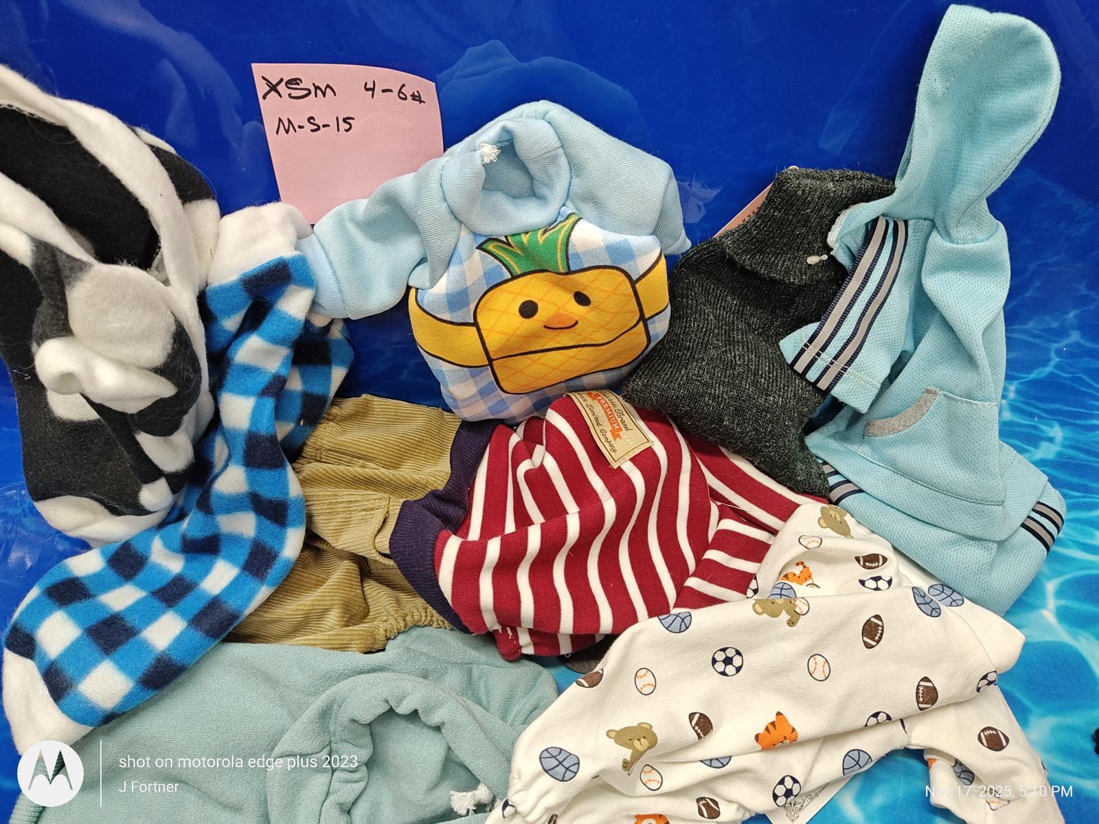 Dog Outfit Bundle ( Xtra Small 4 to 6 Pound Pets ) Brand New Save with a Bundle